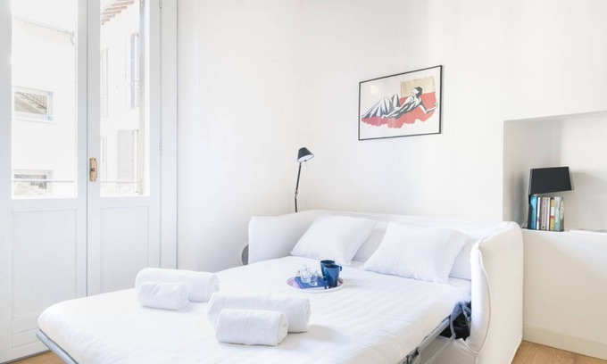 Zona Farini Apartment | Easylife-Bright apartment in the GaribaldiFS area