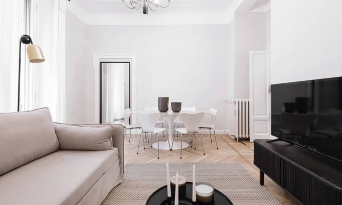 Guastalla Apartment | Easylife - Residence with balcony in Pta Vittoria