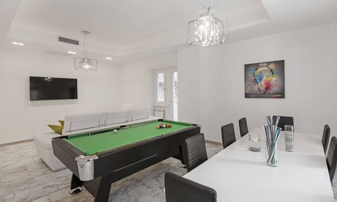Quartiere XIII Aurelio Apartment | EasyStayRome | 10 Pax | 3 Baths | 1 Min from Metro