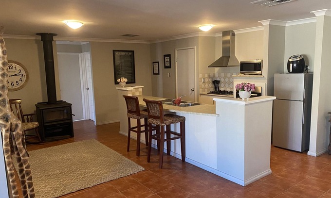 Eaton House | Eatons Roomy 2 bed With Cinema Room