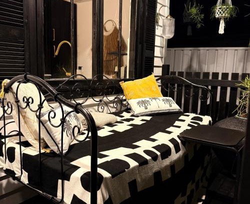Nelson Bay Villa | Ebony & Ivory Villa