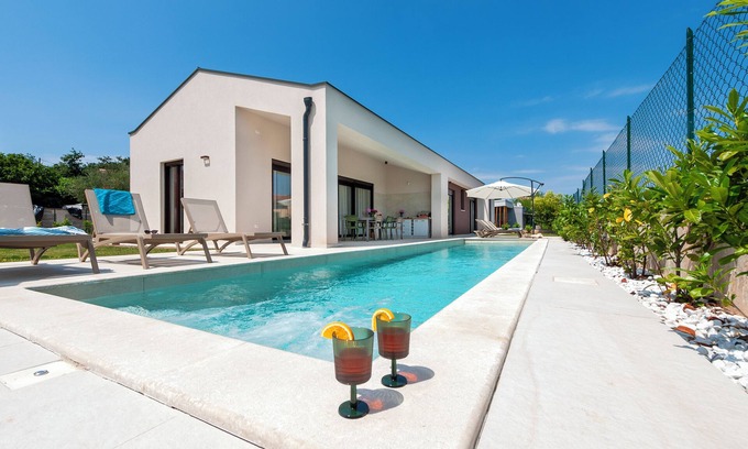 Segotici Villa | Echo villa, Istra, pool/jacuzzi, BBQ, pet friendly