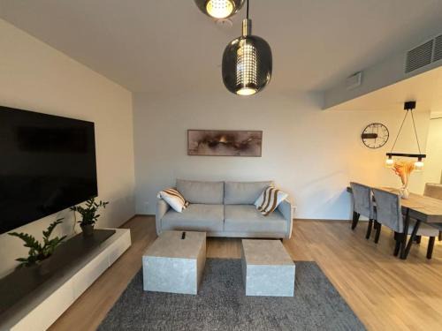 Keskinen District Apartment | Eco-apartment & balcony near Mall of Tripla, Helsinki