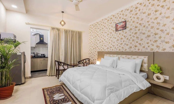 Sector 40 Apartment | Eco-chic haven in Gurgaon w/balcony