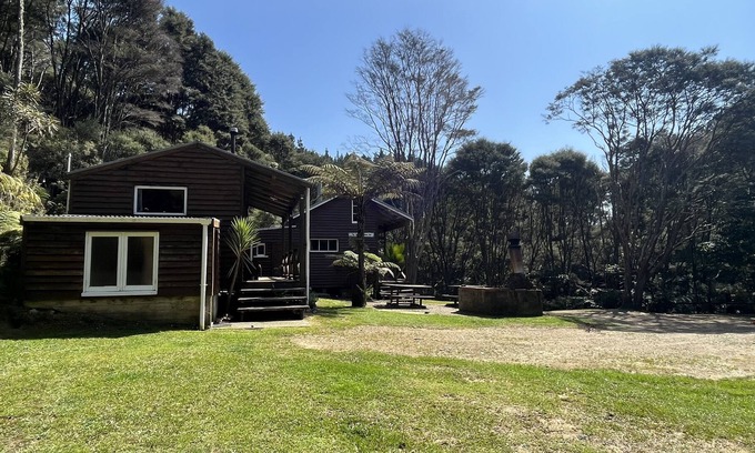 Colville Cabin | Eco Friendly Bush Cabin Retreat on a Tranquil Farm