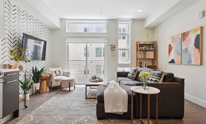 Jefferson Park Condo | EcoLoft City Views | LoHi Denver