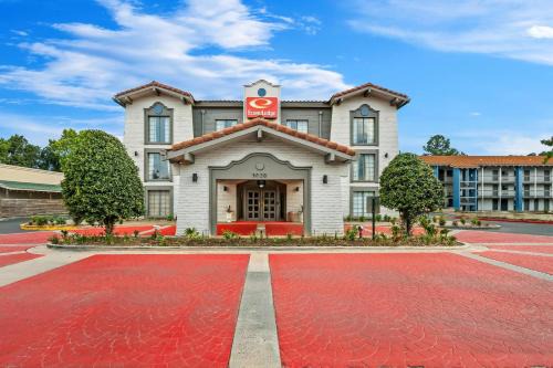 Augusta Cabin | Econo Lodge Augusta North - Washington Road