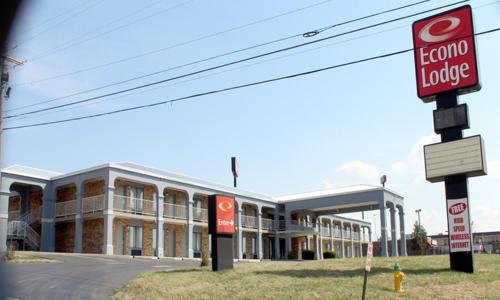 Franklin Cabin | Econo Lodge Franklin South