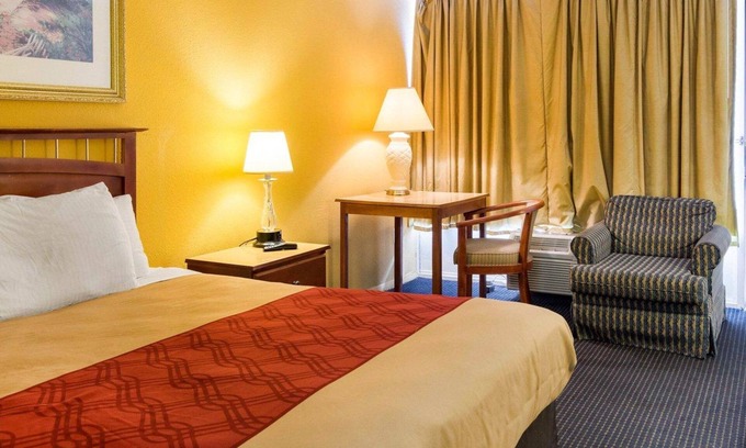 Petersburg Hotel | Econo Lodge Petersburg - Fort Lee