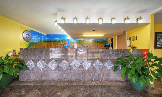 Decatur Hotel | Econo Lodge