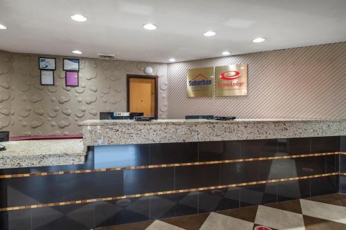 Lafayette Cabin | Econo Lodge