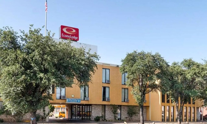 San Angelo Hotel | Econo Lodge