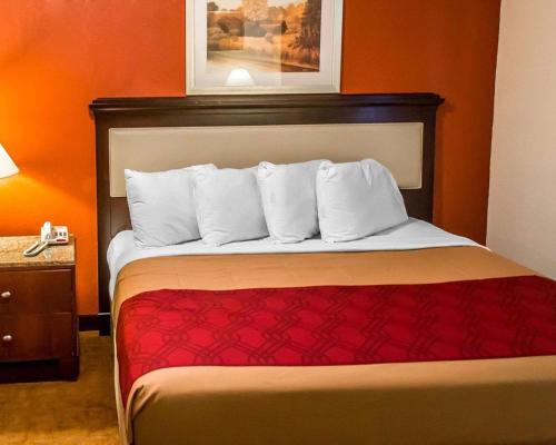 Warren Hotel | Economy Inn & Suites