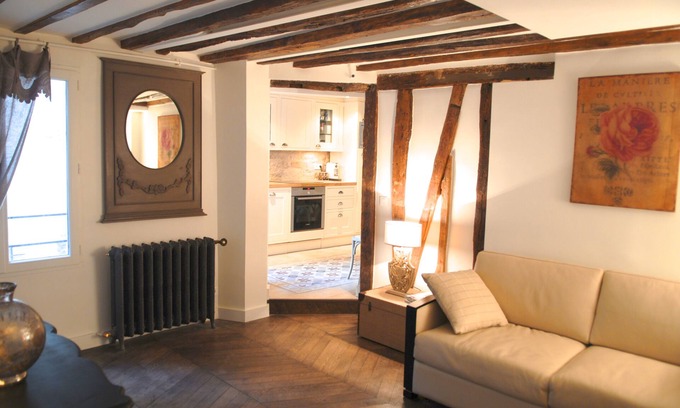 Quartier de la Place-Vendome Apartment | Ecrin Robespierre - Cosy & Romantic apartment with A/C in historical property
