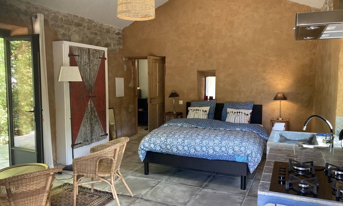 Les Assions House | Ecurie Restaurée , Accessible PMR