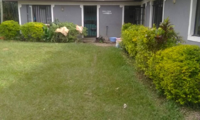 Ugunja Bed & Breakfast | Eddys Resort