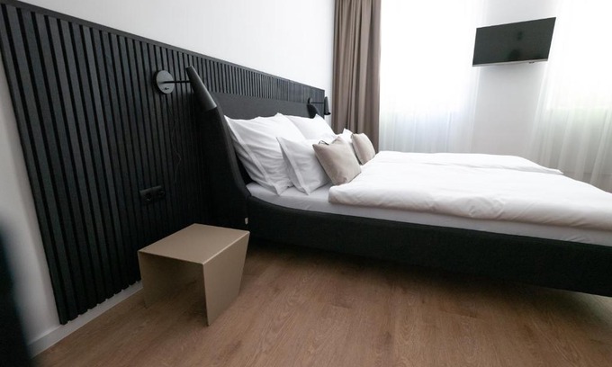 Jois Apartment | EDELHOF room