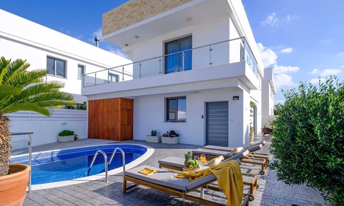 Emba Villa | Eden Blue Luxury Villa by Nomads
