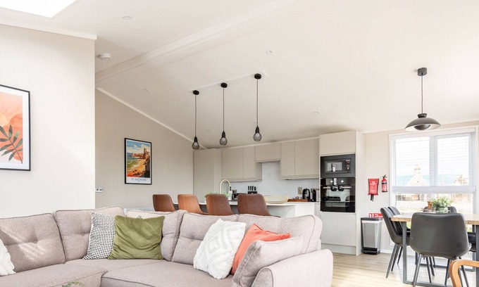 St. Andrews House | Eden View Estate | Eden Lodge
