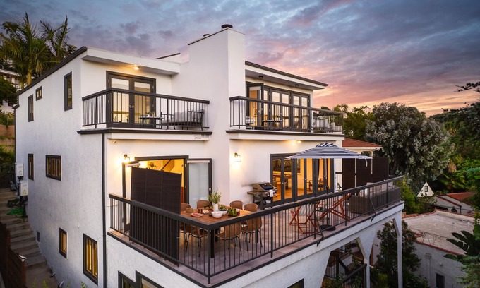 Los Feliz House | Edendale by AvantStay | Urban Hilltop Oasis w/Amazing Views in <3 of Los Feliz