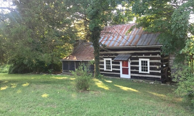 Tusculum House | Edens historic cottage