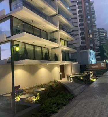 El Golf Apartment | Edificio HOME