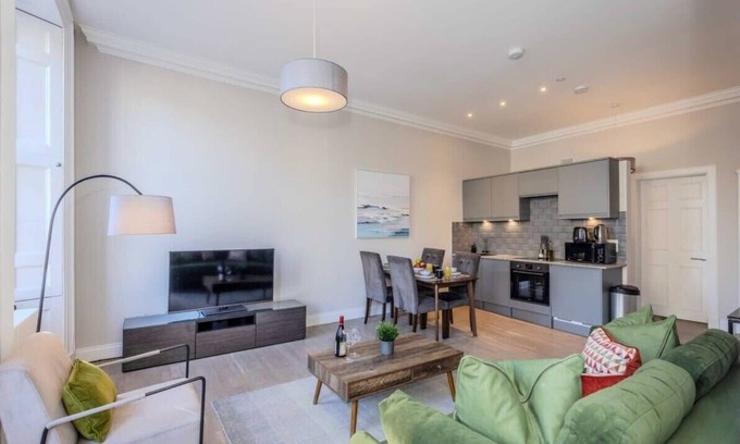 West End Apartment | Edinburgh City Centre 2 Bed Apartment