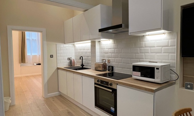 Tollcross Apartment | Edinburgh city centre 1Bed flat near Castle
