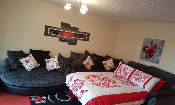 Slateford Apartment | Edinburgh City Deluxe Apartment