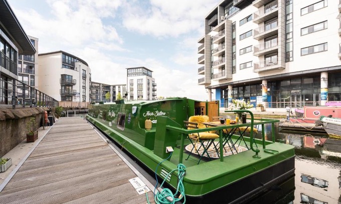 Tollcross Boat Rental | Edinburgh - Houseboats