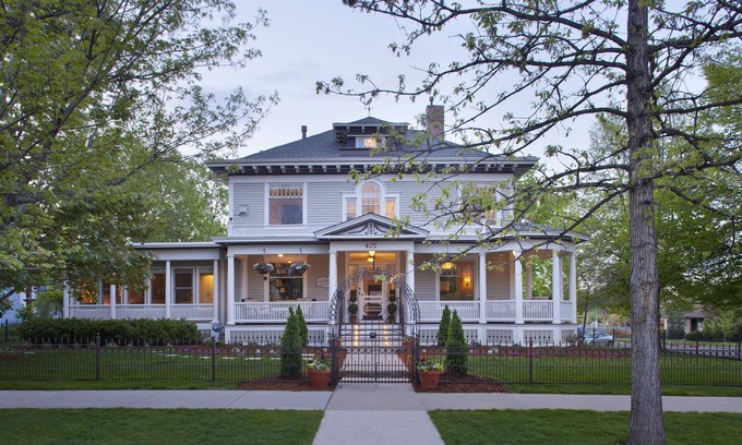 Old Town West Hotel | Edwards House