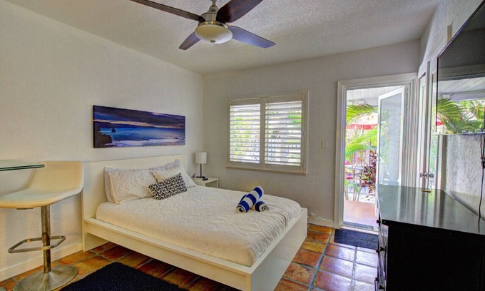 Hendricks and Venice Isles House | Efficiency 3 on water las olas/beach free kayaks.