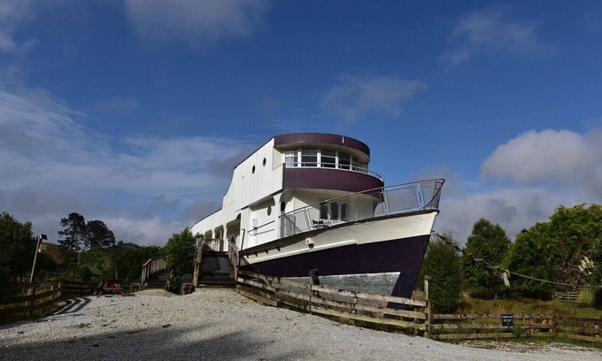 Waitomo Caves Boat Rental | Effort Unit Waitanic Park Waitomo Woodlyn Park