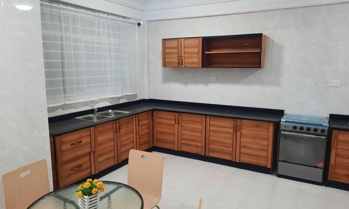 Sekondi-Takoradi Hotel | EFUA ANOAH HOTEL & APARTMENT