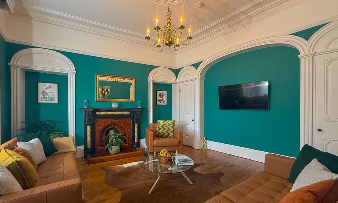 Penrith House | Egerton House Penrith - a cottage that sleeps 8 guests in 4 bedrooms