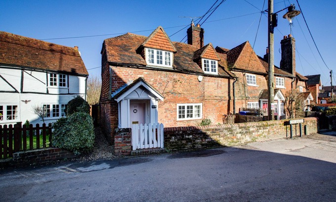 Crondall Cottage | Eglantine Country Cottage