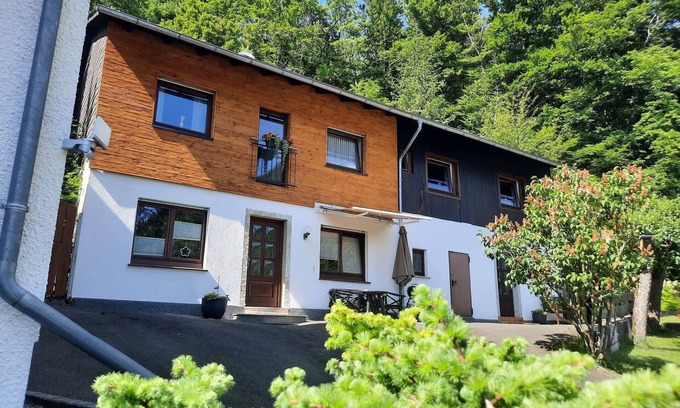 Oberschledorn Apartment | Einladende Ferienwohnung in Medebach