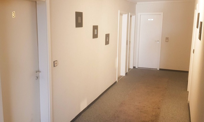 Bad Liebenzell Apartment | Einzelzimmer 12 qm mit Etagendusche