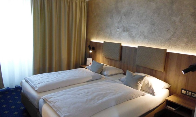 Gomaringen Apartment | Einzelzimmer mit Dusche und WC