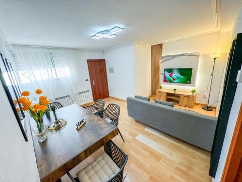 Barrio de Jesus Apartment | El Angel del Pilar Turistea