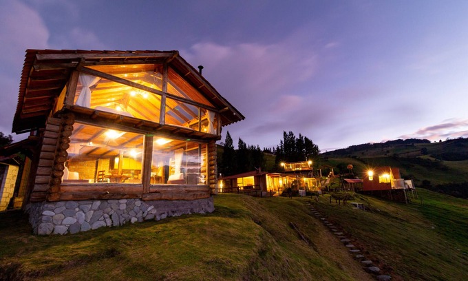 Banos de Agua Santa Hotel | EL CEDRO SOÑADO