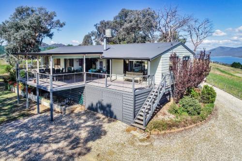Goughs Bay House | El Gallo Pinto