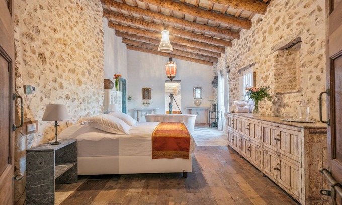 Olivella Villa | El Gran Garraf - Eleven Bedroom Villa, Sleeps 22