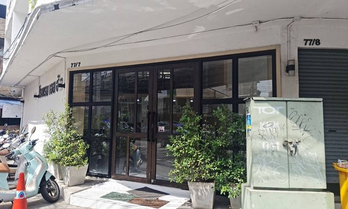 Bang Khun Phrom Hotel | El Huq