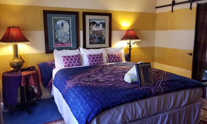 Desert Hot Springs Bed & Breakfast | El Morocco Inn & Spa