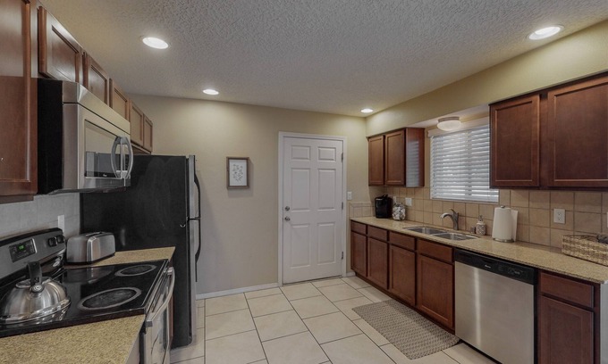 Heritage Hills House | El Paseo Reale @ the Foothills