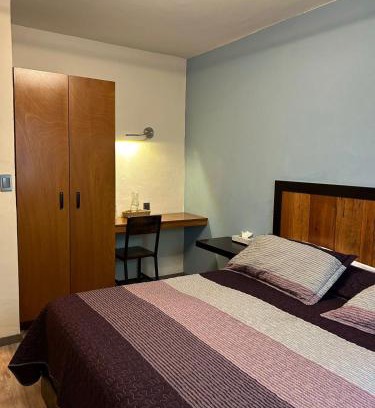 Centro House | El salto de Camela Hostal