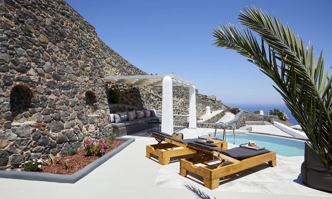 Fira House | El Verano Suites