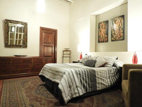Zona Centro House | El Viejo Zaguan by Lunian