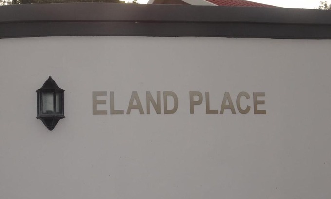 Beacon Bay House | Eland Place Self Catering Guest House